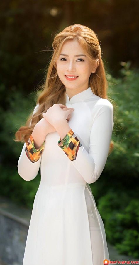挠外国美女脚心